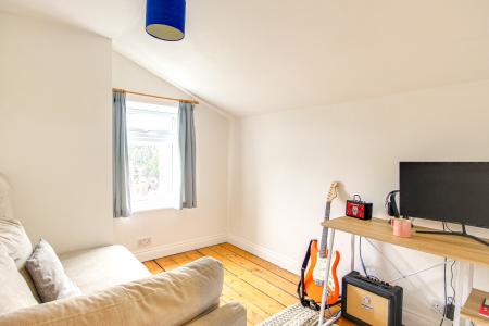 3 bedroom Terraced House for sale in Knowles Road, Tredworth, Gloucester, GL1