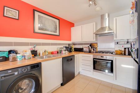 4 bedroom Semi-detached house for sale in Rudloe Drive, Kingsway, Gloucester, GL2