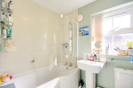 4 bedroom Semi-detached house for sale in Rudloe Drive, Kingsway, Gloucester, GL2