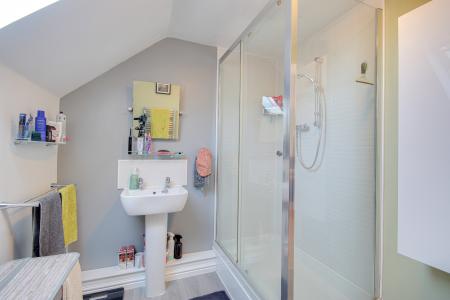 4 bedroom Semi-detached house for sale in Rudloe Drive, Kingsway, Gloucester, GL2