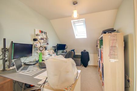 4 bedroom Semi-detached house for sale in Rudloe Drive, Kingsway, Gloucester, GL2