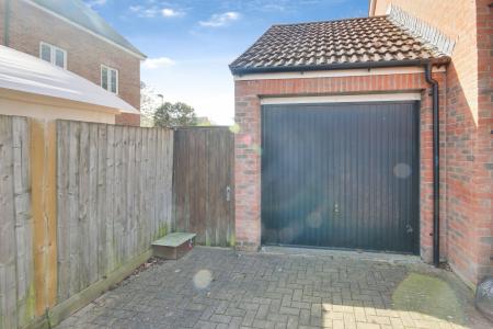 4 bedroom Semi-detached house for sale in Rudloe Drive, Kingsway, Gloucester, GL2