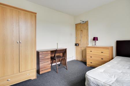 4 bedroom House share to let in Wellington Parade, GRH (Gloucestershire Royal Hospital), Gloucester, GL1