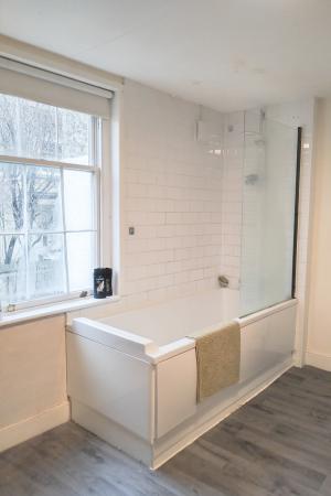 4 bedroom House share to let in Wellington Parade, GRH (Gloucestershire Royal Hospital), Gloucester, GL1