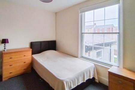 4 bedroom House share to let in Wellington Parade, GRH (Gloucestershire Royal Hospital), Gloucester, GL1