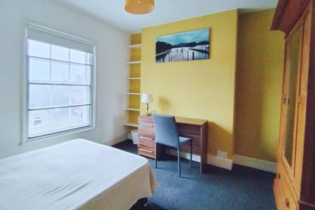 4 bedroom House share to let in Wellington Parade, GRH (Gloucestershire Royal Hospital), Gloucester, GL1