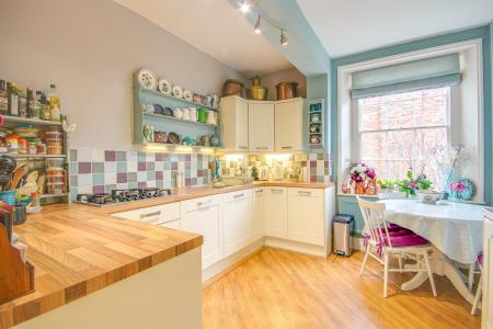 2 bedroom Flat for sale in Great Western Road, City Centre, Gloucester, GL1