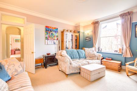 2 bedroom Flat for sale in Great Western Road, City Centre, Gloucester, GL1