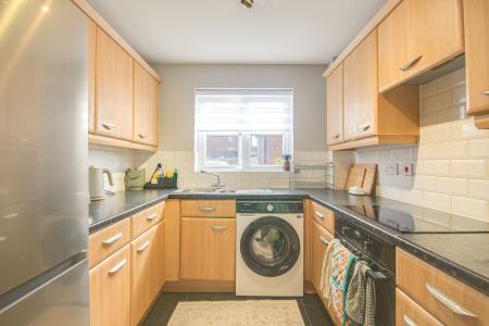 2 bedroom Ground floor flat for sale in Boughton Way, Coney Hill, Gloucester, GL4