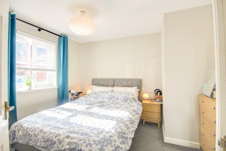 2 bedroom Ground floor flat for sale in Boughton Way, Coney Hill, Gloucester, GL4
