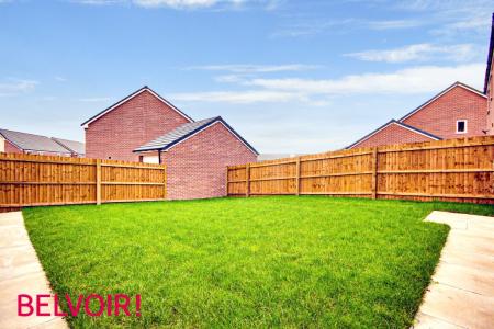 4 bedroom Detached house to let in Homeground Road, Tuffley, Gloucester, GL4