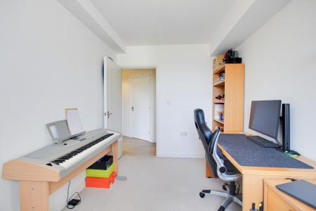 2 bedroom Flat for sale in Mayhill Way, GRH (Gloucestershire Royal Hospital), Gloucester, GL1
