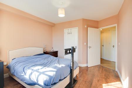 2 bedroom Flat for sale in Mayhill Way, GRH (Gloucestershire Royal Hospital), Gloucester, GL1
