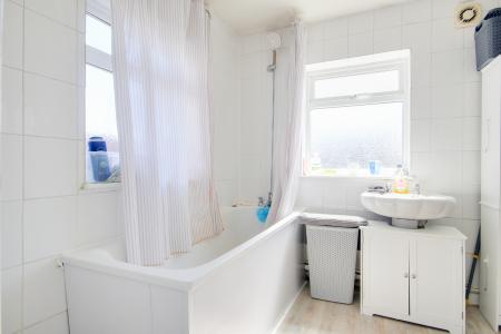 3 bedroom Terraced House to let in Widden Street, Barton, Gloucester, GL1