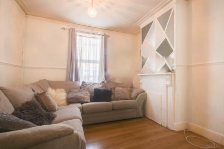 3 bedroom Terraced House to let in Widden Street, Barton, Gloucester, GL1