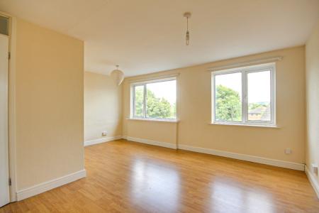 2 bedroom Flat to let in Glenville Parade, Hucclecote, Gloucester, GL3