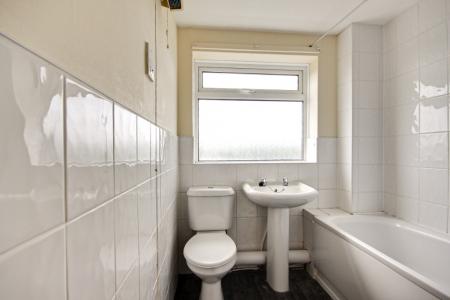 2 bedroom Flat to let in Glenville Parade, Hucclecote, Gloucester, GL3