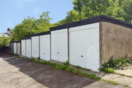 Summer Crescent, Stroud, GL5