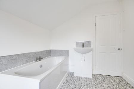2 bedroom Terraced House to let in Ladysmith Road, Linden, Gloucester, GL1