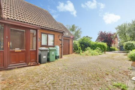 3 bedroom Detached bungalow for sale in Hempsted Lane, Hempsted, Gloucester, GL2