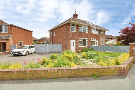 3 bedroom Semi-detached house for sale in Park Avenue, Longlevens, Gloucester, GL2