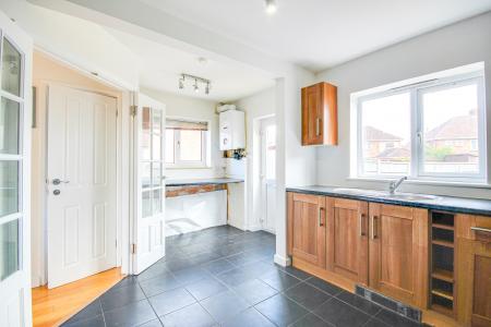 3 bedroom Semi-detached house for sale in Park Avenue, Longlevens, Gloucester, GL2