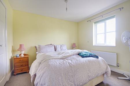 4 bedroom Terraced House to let in Lyneham Drive, Kingsway, Gloucester, GL2