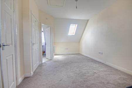 4 bedroom Terraced House to let in Lyneham Drive, Kingsway, Gloucester, GL2
