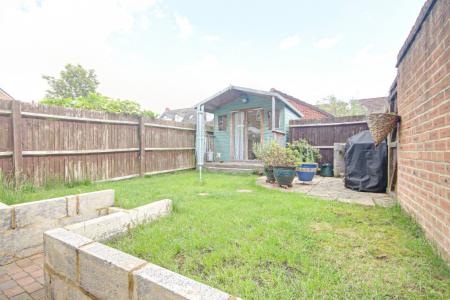 4 bedroom Terraced House to let in Lyneham Drive, Kingsway, Gloucester, GL2