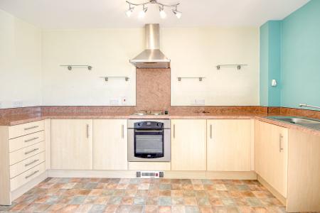 2 bedroom Flat for sale in Bristol Road, Quedgeley, Gloucester, GL2