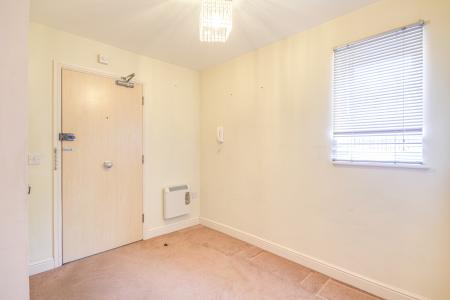 2 bedroom Flat for sale in Bristol Road, Quedgeley, Gloucester, GL2