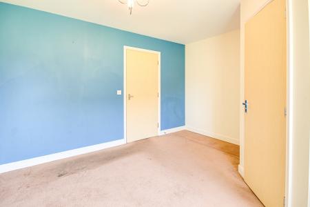 2 bedroom Flat for sale in Bristol Road, Quedgeley, Gloucester, GL2