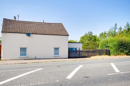 3 bedroom Detached house to let in Rookery Villas, Minsterworth, Gloucester, GL2