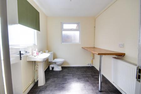 3 bedroom Detached house to let in Rookery Villas, Minsterworth, Gloucester, GL2