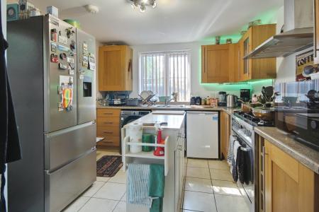 4 bedroom Detached house for sale in Vine Terrace, Kingsholm, Gloucester, GL1
