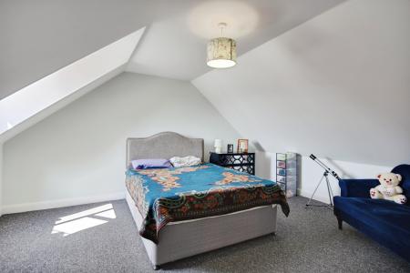 4 bedroom Detached house for sale in Vine Terrace, Kingsholm, Gloucester, GL1