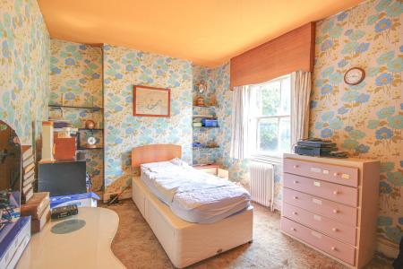 4 bedroom Detached house for sale in Stroud Road, Tuffley, Gloucester, GL4