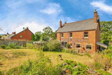 4 bedroom Detached house for sale in Stroud Road, Tuffley, Gloucester, GL4
