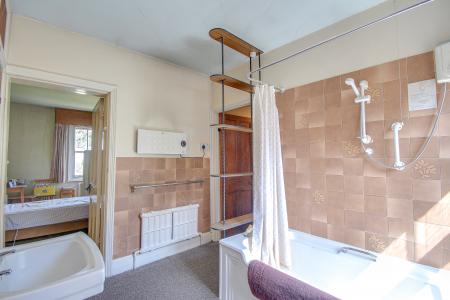 4 bedroom Detached house for sale in Stroud Road, Tuffley, Gloucester, GL4