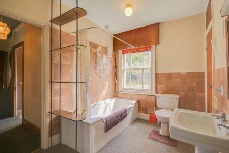 4 bedroom Detached house for sale in Stroud Road, Tuffley, Gloucester, GL4