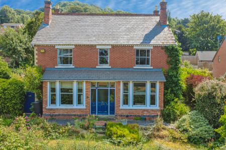 4 bedroom Detached house for sale in Stroud Road, Tuffley, Gloucester, GL4