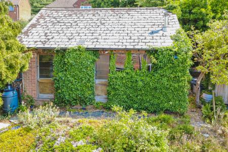 4 bedroom Detached house for sale in Stroud Road, Tuffley, Gloucester, GL4