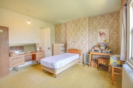4 bedroom Detached house for sale in Stroud Road, Tuffley, Gloucester, GL4