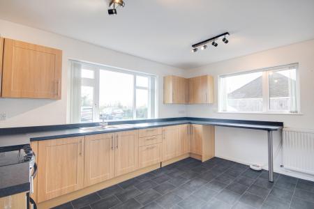 4 bedroom Detached house to let in Oakle Street, Churcham, Gloucester, GL2