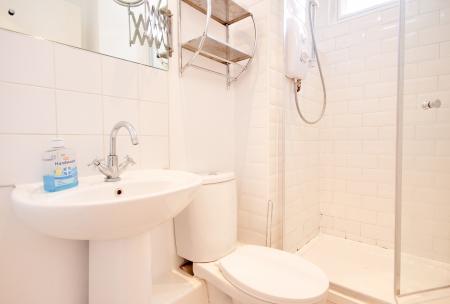 1 bedroom Flat to let in The Black Swan, Commercial Road, City Centre, Gloucester, GL1