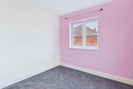 4 bedroom Detached house to let in Millstone Way, Tuffley, Gloucester, GL1