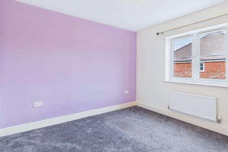 4 bedroom Detached house to let in Millstone Way, Tuffley, Gloucester, GL1