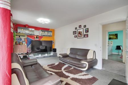 4 bedroom Detached house to let in Millstone Way, Tuffley, Gloucester, GL1