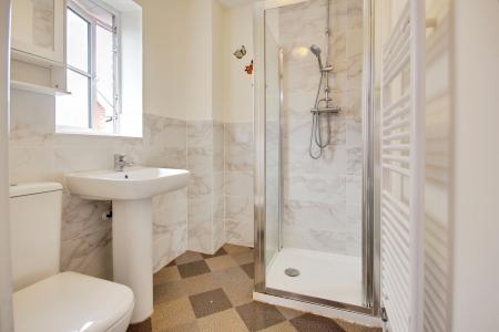 4 bedroom Detached house to let in Millstone Way, Tuffley, Gloucester, GL1