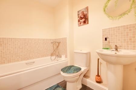 2 bedroom Flat to let in Longhorn Avenue, Cattle Market/St Oswalds Retail Park, Gloucester, GL1
